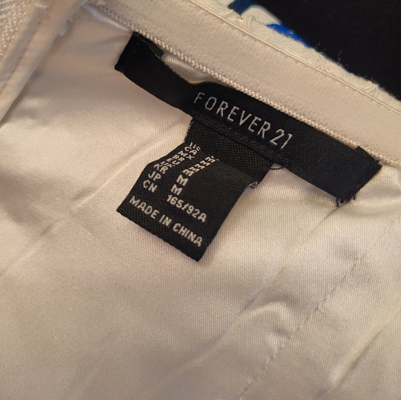 Crop top - Picture 2 of 3